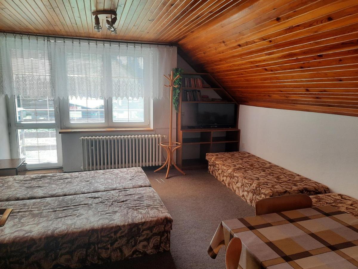 Отель Penzion Pod Paprskem Старе-Место Экстерьер фото